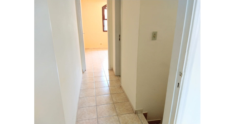  Ótimo Sobrado à venda no Jardim Santa Mônica na Rua Carlos de Resende