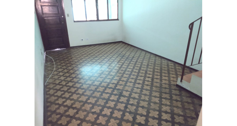  Ótimo Sobrado à venda no Jardim Santa Mônica na Rua Carlos de Resende