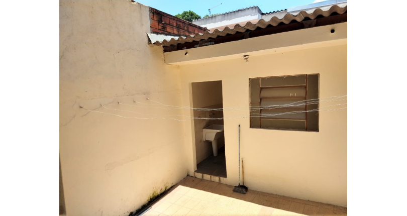  Ótimo Sobrado à venda no Jardim Santa Mônica na Rua Carlos de Resende