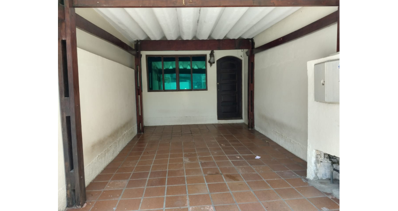  Ótimo Sobrado à venda no Jardim Santa Mônica na Rua Carlos de Resende