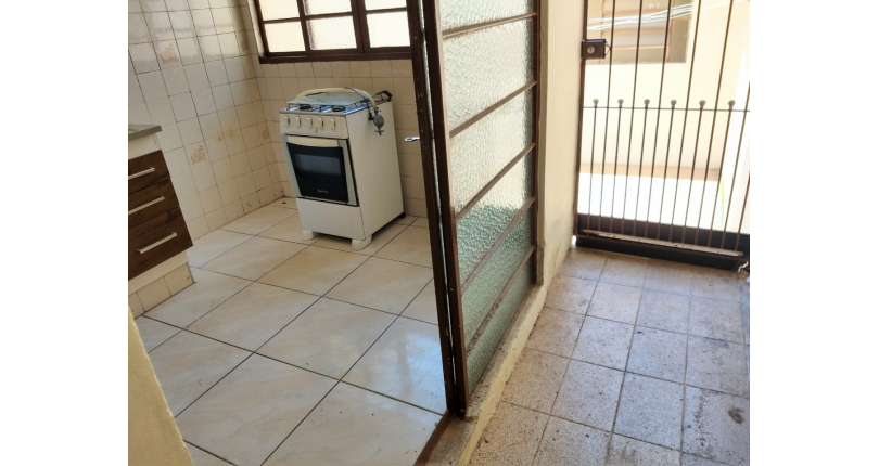  Ótimo Sobrado à venda no Jardim Santa Mônica na Rua Carlos de Resende