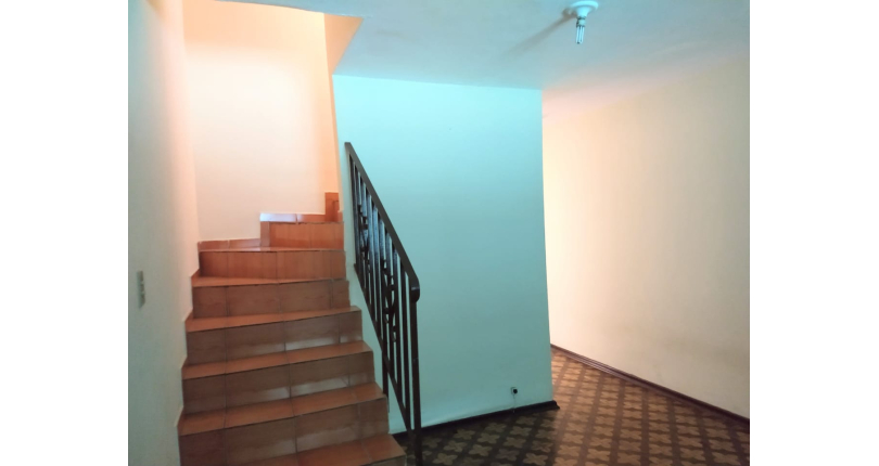  Ótimo Sobrado à venda no Jardim Santa Mônica na Rua Carlos de Resende