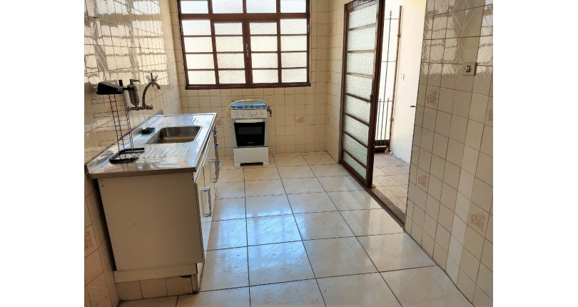  Ótimo Sobrado à venda no Jardim Santa Mônica na Rua Carlos de Resende