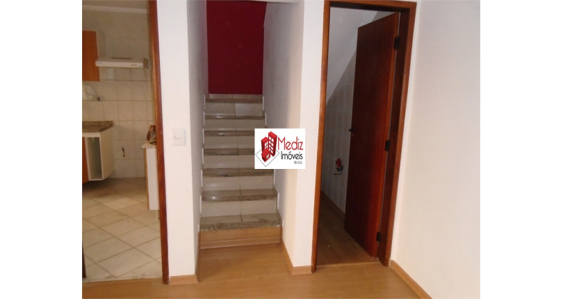  Sobrado à venda no Parque São Domingos na Rua João Veloso de Oliveira 235 no Condomínio Primavera 