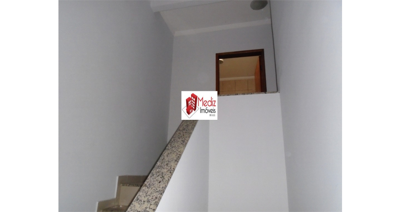  Sobrado à venda no Parque São Domingos na Rua João Veloso de Oliveira 235 no Condomínio Primavera 