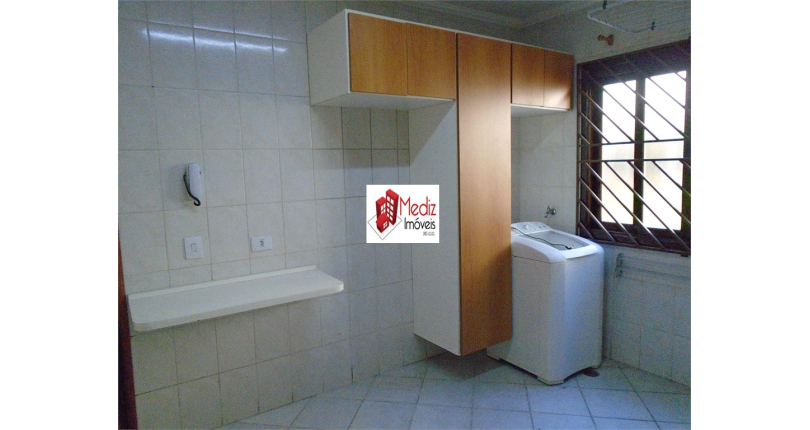  Sobrado à venda no Parque São Domingos na Rua João Veloso de Oliveira 235 no Condomínio Primavera 