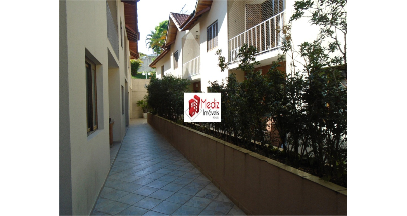  Sobrado à venda no Parque São Domingos na Rua João Veloso de Oliveira 235 no Condomínio Primavera 