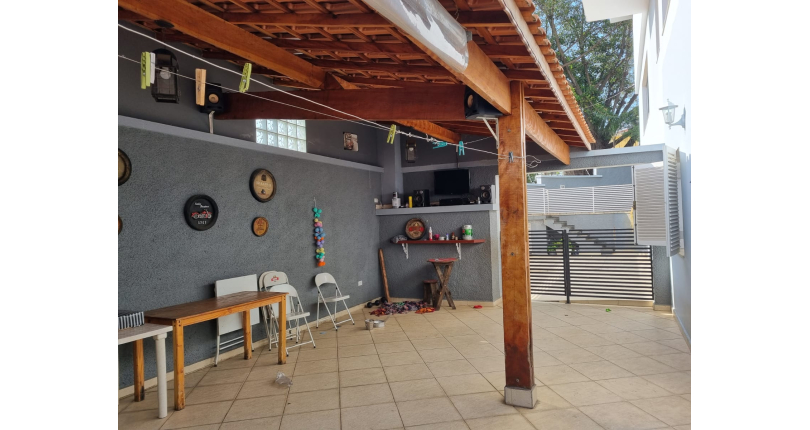 Sobrado à venda no Parque São Domingos na Rua Artur Bastos