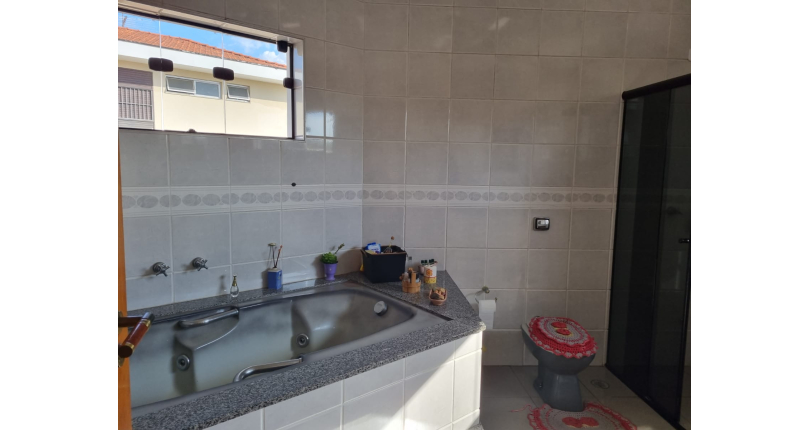 Sobrado à venda no Parque São Domingos na Rua Artur Bastos