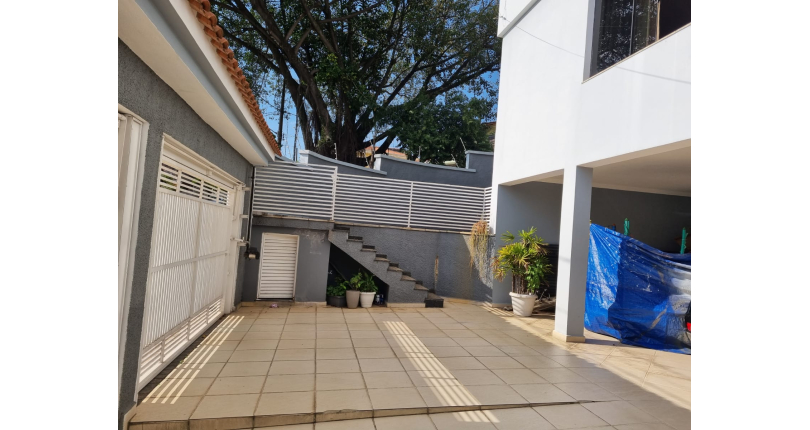 Sobrado à venda no Parque São Domingos na Rua Artur Bastos