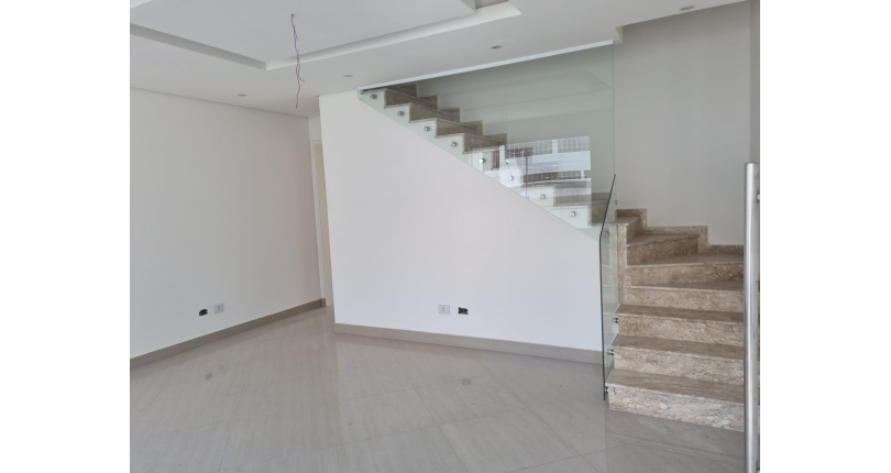 Sobrado novo à venda na Vila Pereira Barreto na Rua Doutor Osvaldo Urioste 194