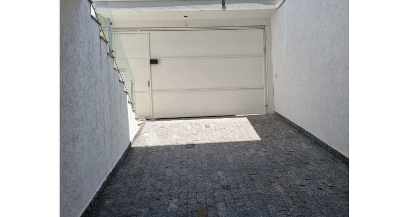 Sobrado novo à venda na Vila Pereira Barreto na Rua Doutor Osvaldo Urioste 194