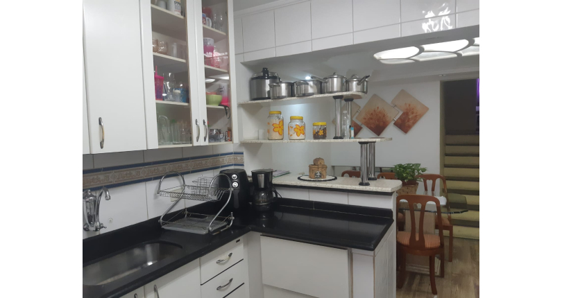 Sobrado à venda no Conjunto Residencial Vista Verde na Rua Desembargador Plínio Novaes de Andrade 155