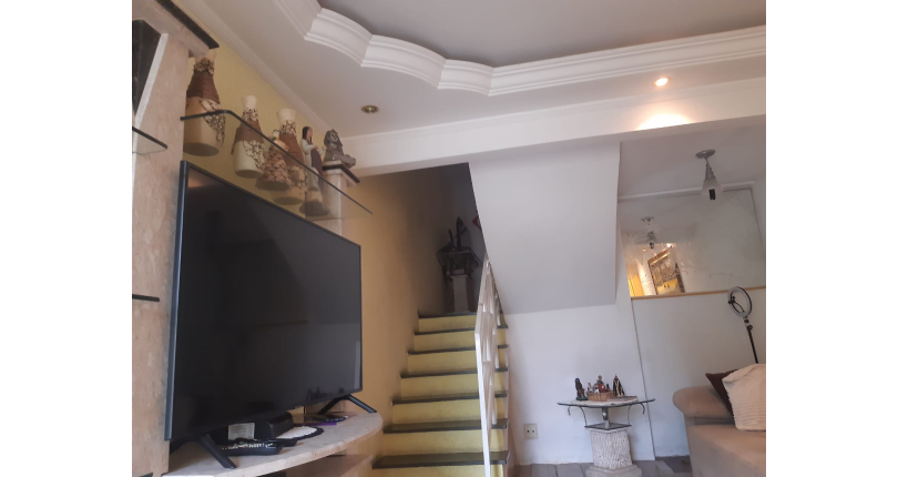 Sobrado à venda no Conjunto Residencial Vista Verde na Rua Desembargador Plínio Novaes de Andrade 155