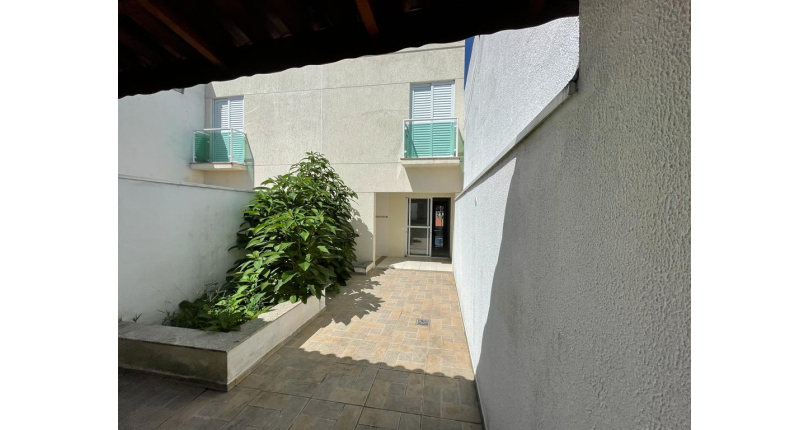 Sobrado novo à venda no Jardim Santo Elias na Rua Severino Chagas da Silva