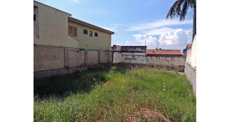 Belo Terreno no Jardim Vista Linda na Rua Erva Cidreira