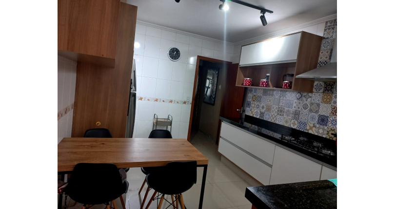 Sobrado à venda no Jaraguá na Rua Mar Alto