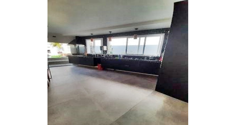 Belo Sobrado à Venda no Parque São Domingos na Rua Amílcar Barbuy