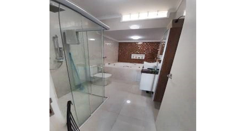 Belo Sobrado à Venda no Parque São Domingos na Rua Amílcar Barbuy