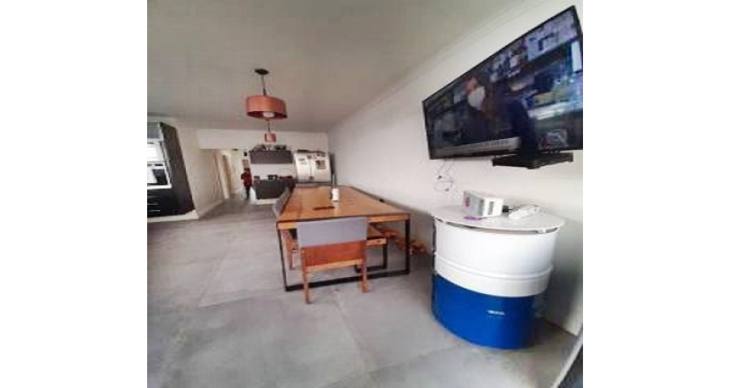 Belo Sobrado à Venda no Parque São Domingos na Rua Amílcar Barbuy