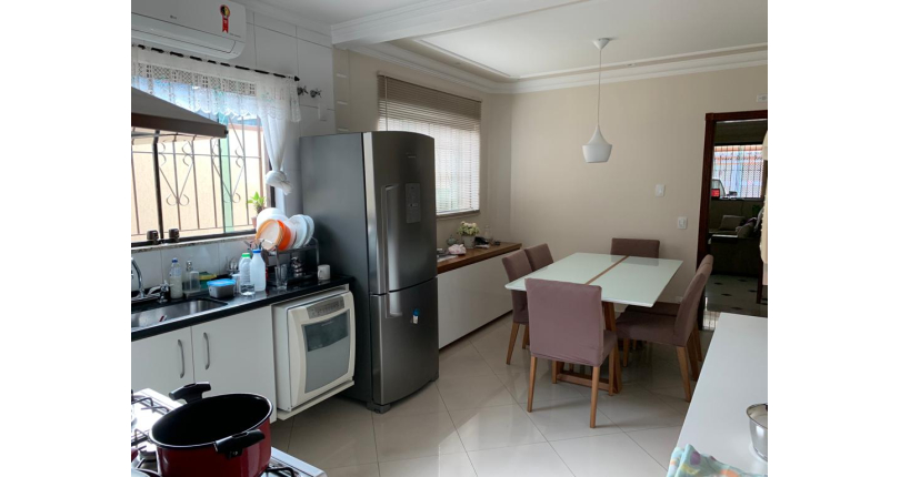 Sobrado à venda no Jardim Regina na Rua Doutor Almeida Soares