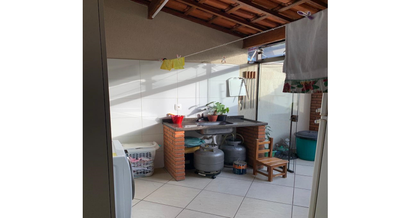 Sobrado à venda no Jardim Regina na Rua Doutor Almeida Soares