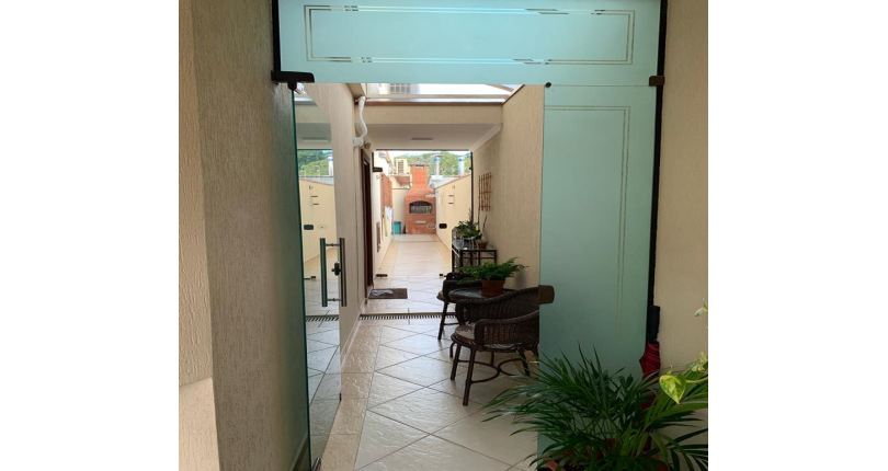 Sobrado à venda no Jardim Regina na Rua Doutor Almeida Soares