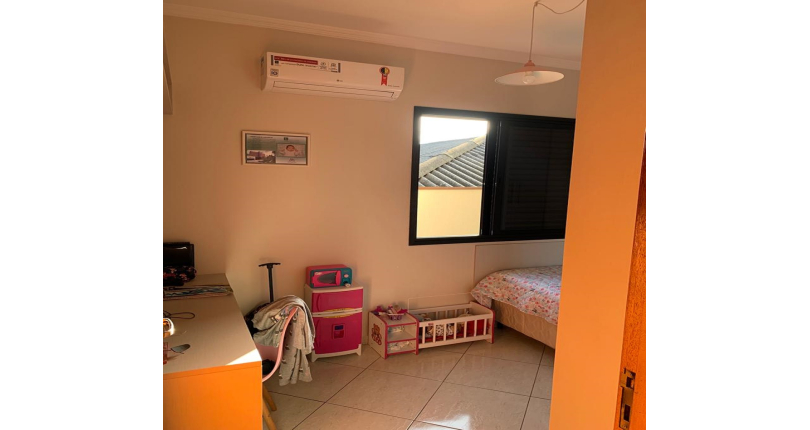 Sobrado à venda no Jardim Regina na Rua Doutor Almeida Soares