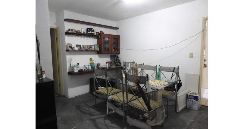 Apartamento à venda nas Perdizes na Rua Ministro Ferreira Alves 1031, no Condomínio Edifício Praça da Pompeia