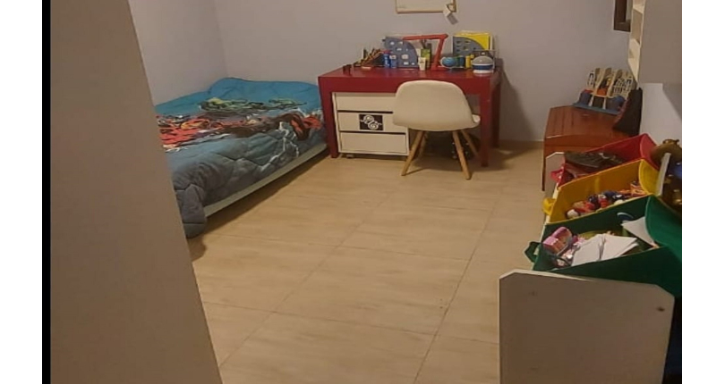 Sobrado à venda na Ayrosa na Rua Jandaia