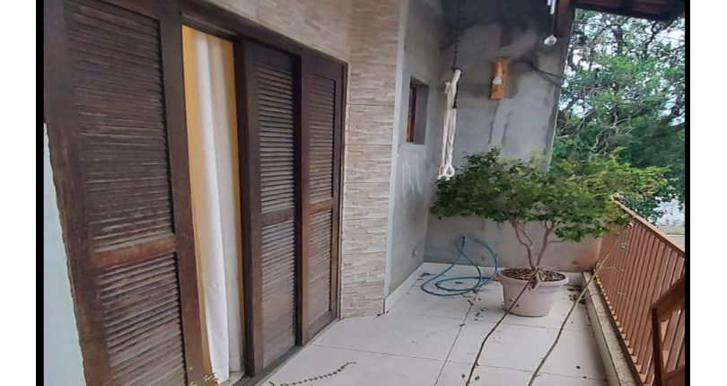 Sobrado à venda na Ayrosa na Rua Jandaia