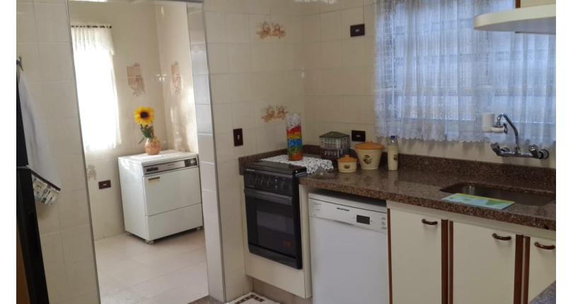  Sobrado à venda no Jardim Pinheiros na Rua Alessandro Araldi