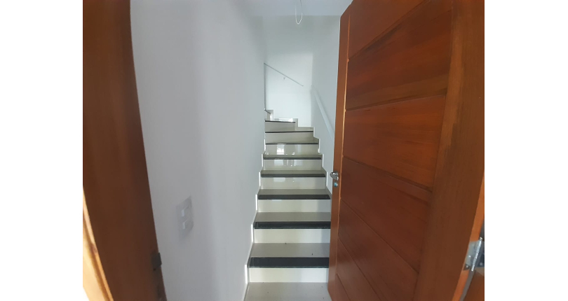 Sobrado à venda Rua Doutor André Peggion, 544 B, Jardim Regina - Imóveis à Venda