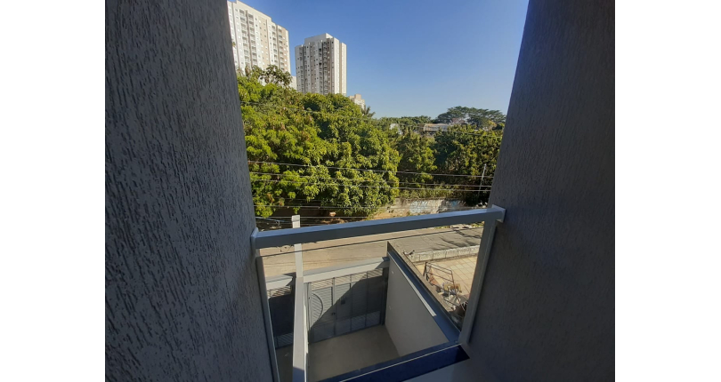 Sobrado à venda Rua Doutor André Peggion, 544 B, Jardim Regina - Imóveis à Venda