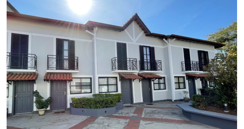 Sobrado à venda no Conjunto Residencial Vista Verde na Rua Desembargador Joaquim Bandeira de Melo 657