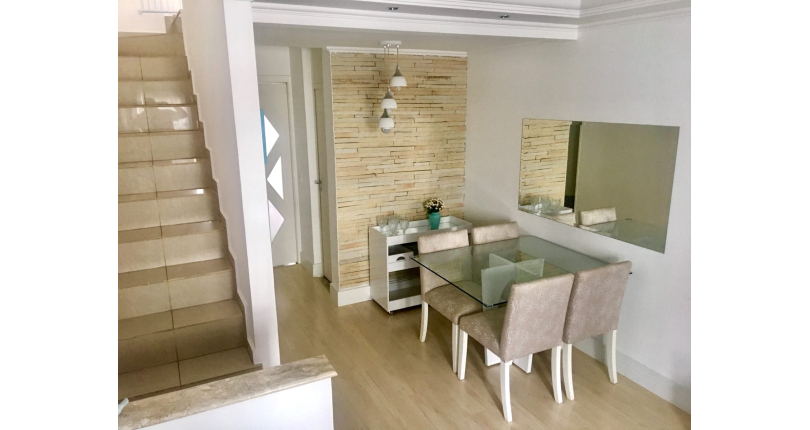 Sobrado à venda no Conjunto Residencial Vista Verde na Rua Desembargador Joaquim Bandeira de Melo 657