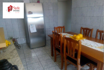 Sobrado à venda no Jardim Regina na Rua Stefano Mauser