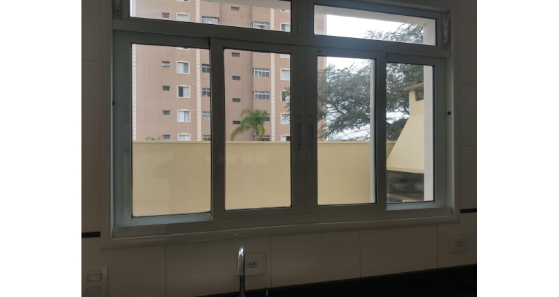 Belo Sobrado à venda na Vila Pereira Barreto na Rua Luís de Andrade 909 