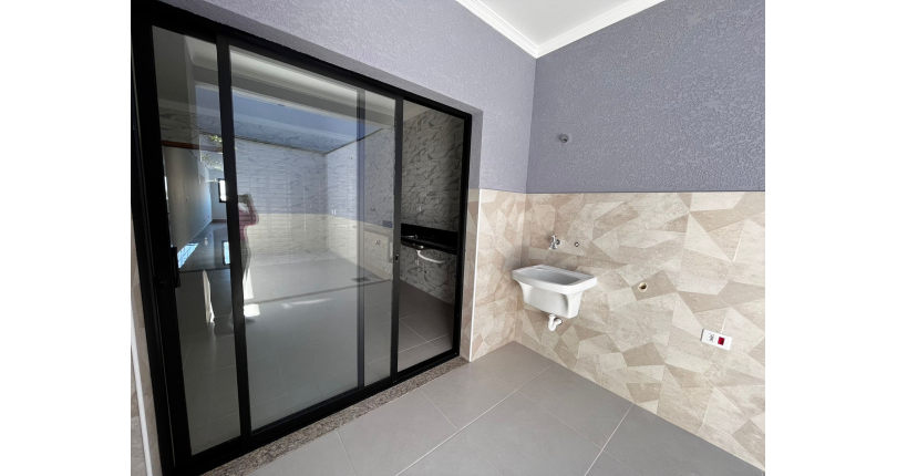 Sobrado novo á venda no Parque São Domingos na Rua Jose Amaro Peçanha 278