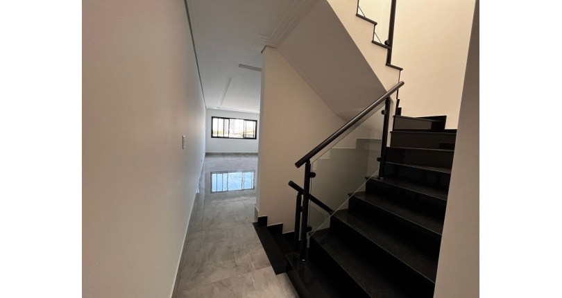 Sobrado novo á venda no Parque São Domingos na Rua Jose Amaro Peçanha 278