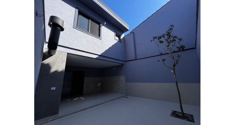 Sobrado novo á venda no Parque São Domingos na Rua Jose Amaro Peçanha 280