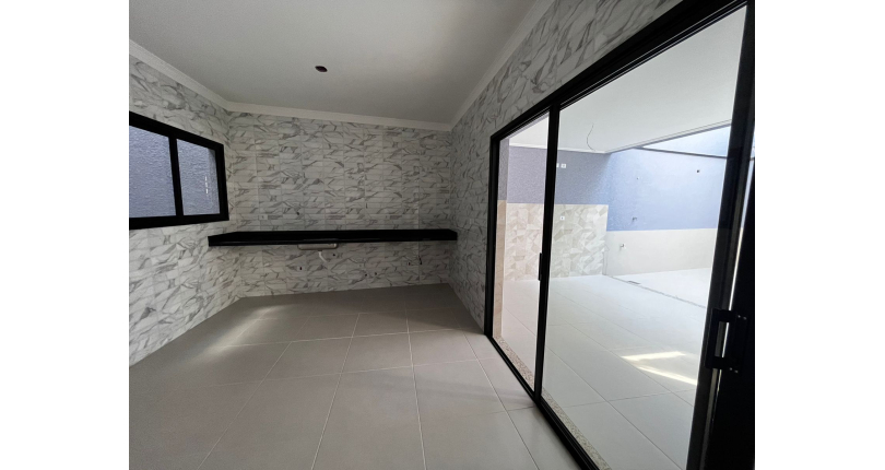 Sobrado novo á venda no Parque São Domingos na Rua Jose Amaro Peçanha 280