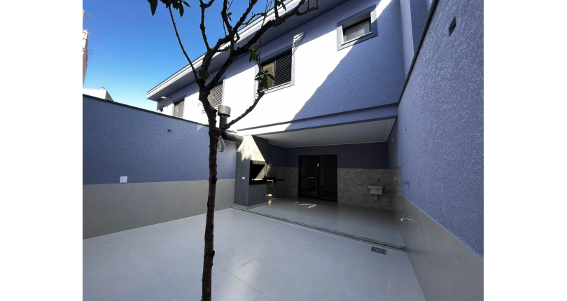 Sobrado novo á venda no Parque São Domingos na Rua Jose Amaro Peçanha 280