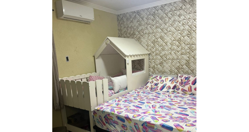 Sobrado à venda na Vila Menck na Rua Thomaz Fimiani