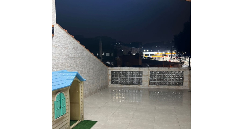 Sobrado à venda na Vila Menck na Rua Thomaz Fimiani