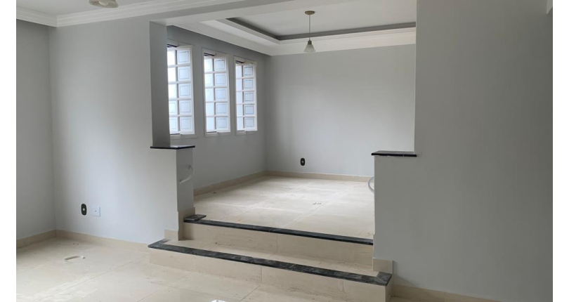 Lindo Sobrado à venda na Chacara Inglesa na Rua Doutor Ademar Nobre