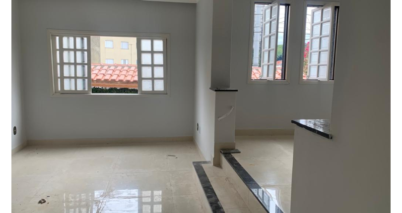 Lindo Sobrado à venda na Chacara Inglesa na Rua Doutor Ademar Nobre