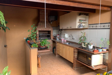 Sobrado à venda na Chacara Inglesa na Rua Doutor Ademar Nobre