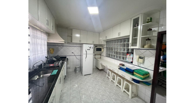 Sobrado à venda no Jardim Pinheiros (City Pinheirinho) na Rua Jose Mauro de Vasconcelos 