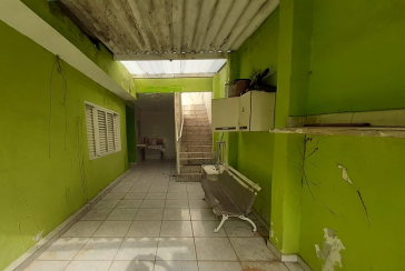 Casa assobradada à venda no Jardim Mutinga na Rua Belo Jardim 